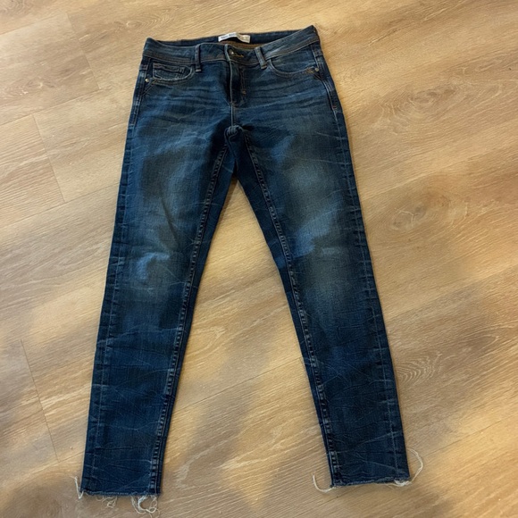 Zara Denim - Zara Basic Z1975  Dark Blue Low Rise Denim Distressed Skinny Worn 1X Sz. 27